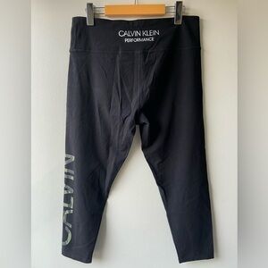 🦋 2/$20 Calvin Klein cropped black leggings with camo logo
